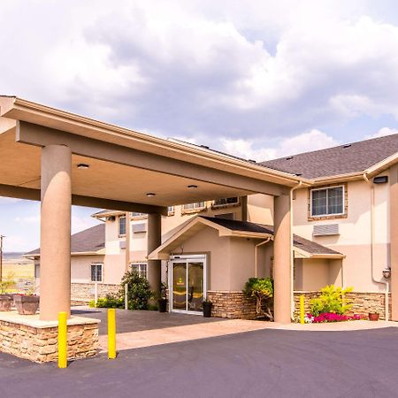 Quality Inn & Suites University Ларами Екстериор снимка