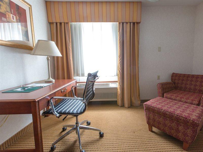 Quality Inn & Suites University Ларами Екстериор снимка