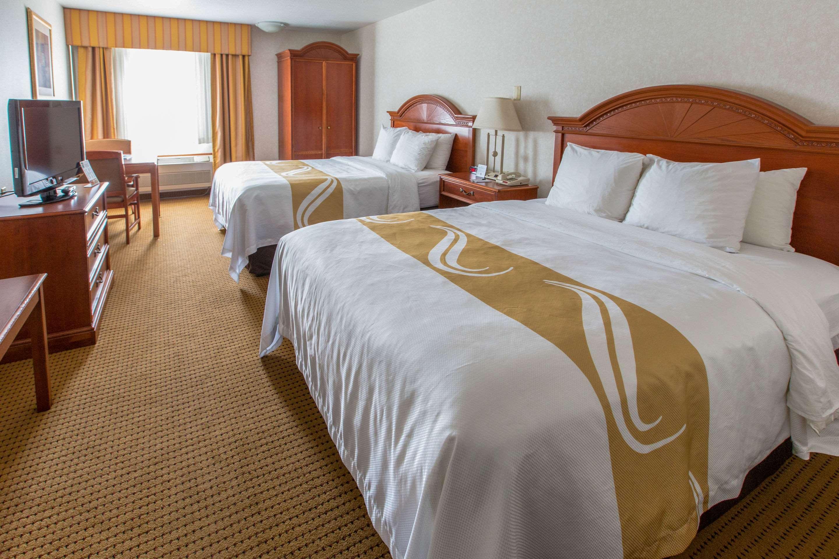 Quality Inn & Suites University Ларами Екстериор снимка