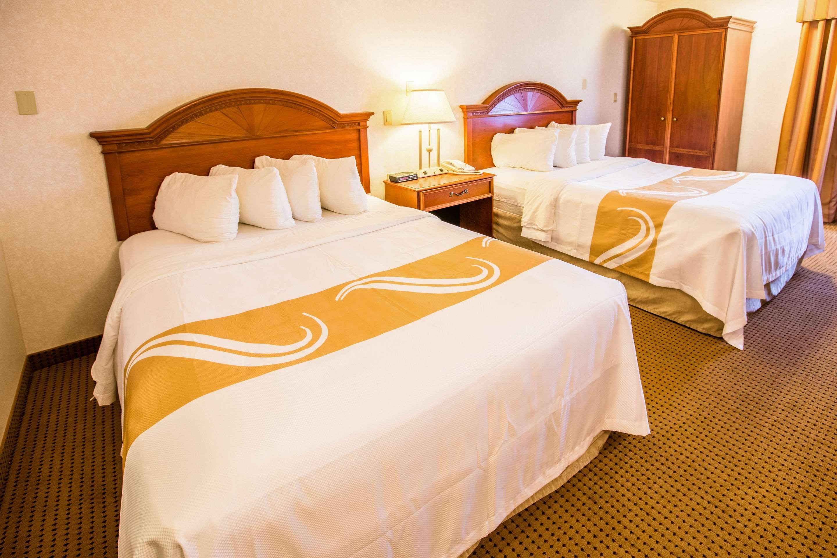 Quality Inn & Suites University Ларами Екстериор снимка