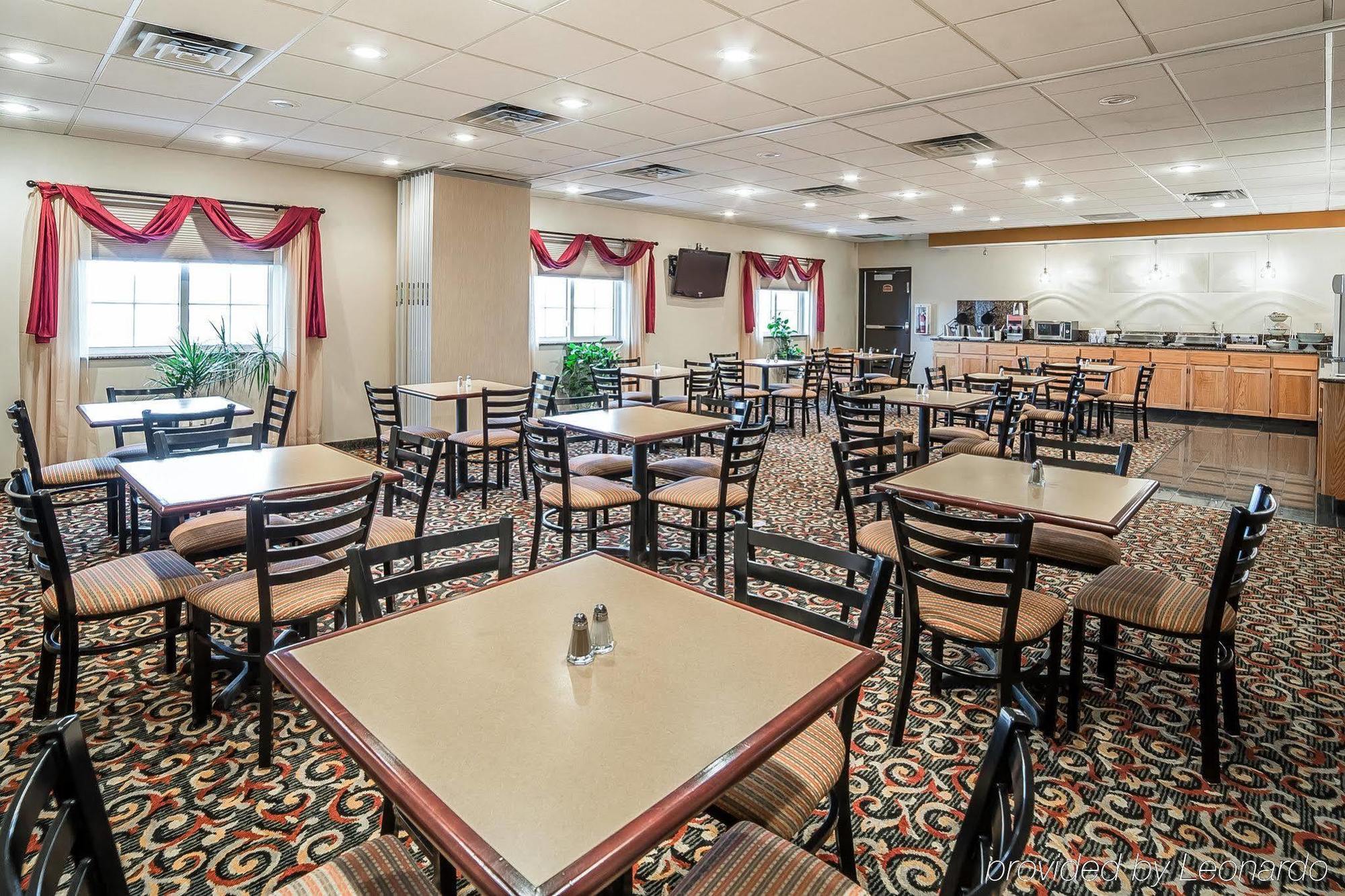 Quality Inn & Suites University Ларами Екстериор снимка