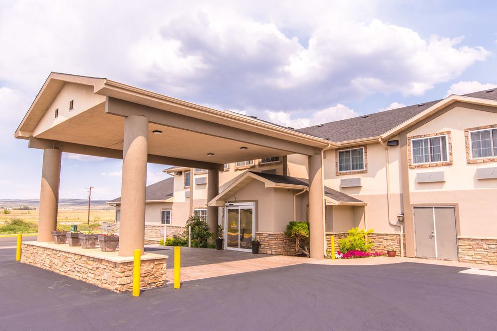 Quality Inn & Suites University Ларами Екстериор снимка